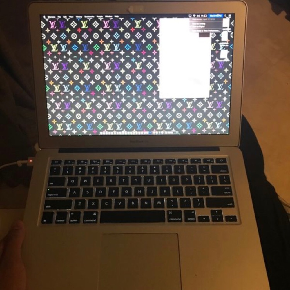 APPLE MACBOOK AIR